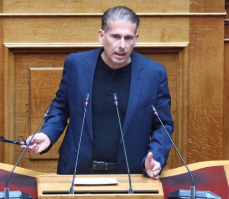 Διαμαντής Καραναστάσης: Παραιτήθηκε από βουλευτής με ανάρτηση στο Facebook - «Επιστρέφω στον Πολιτισμό»
