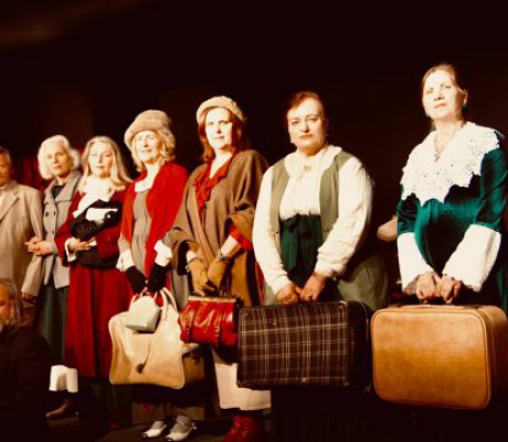 Το Θέατρο πλατεία - Θεατρικό Εργαστήρι Άστρους παρουσιάζει το «Άρωμα Τσέχωφ»