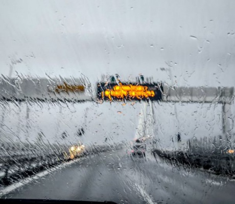 Άνοιξε η αριστερή λωρίδα της Εθνικής Οδού στην Αθηνών Κορίνθου – Πολύωρες αναμονές για τους οδηγούς