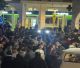 Νυχτερινό πάρτι με DJ και πολύ κόσμο στην πλατεία Αγίου Βασιλείου (εικόνες - βίντεο)