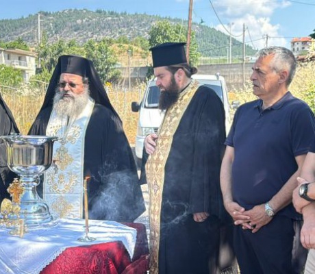Αγιασμός για τα έργα στο βρεφονηπιακό σταθμό Φιλικών: «Αφορά το μέλλον του τόπου» - «Επενδύουμε με πράξεις» (vd)