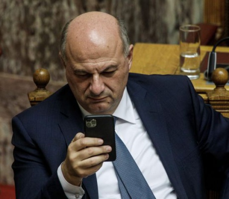 Τσιάρας: "Κάθε Σαββατοκύριακο βλέπω μία εθνική οδό γεμάτη με αυτοκίνητα. Υπάρχει υπερκατανάλωση παντού"!