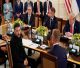 Προς την κατεύθυνση απευθείας συνομιλιών Ζελένσκι – Πούτιν οι εξελίξεις στο Ουκρανικό