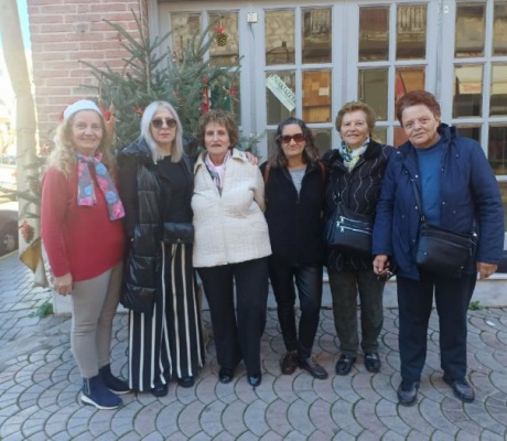 Στόλισε το χριστουγεννιάτικο δέντρο το ΚΑΠΗ Τρίπολης (εικόνες)