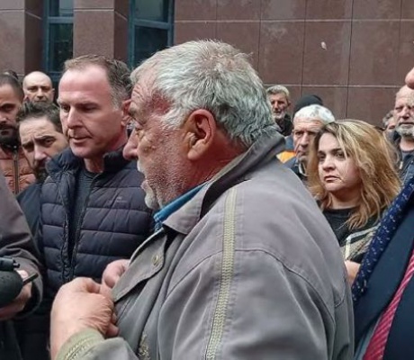 Ο Κώστας Δουρούμης από το μπλόκο της Μεσσηνίας στη συνάντηση των αγροτών με τον Πρωθυπουργό στο Μαξίμου