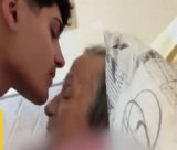 Το viral βίντεο από τον αποχαιρετισμό εγγονού με την γιαγιά του που έκανε όλο το διαδίκτυο να κλαίει (vd)