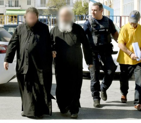 Καλάβρυτα | Προφυλακιστέοι ο ηγούμενος και οι άλλοι πέντε συλληφθέντες για την υπόθεση αρχαιοκαπηλίας