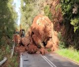 Κατολισθήσεις στην εθνική οδό "Τρίπολης - Πύργου" | Κλειστός ο δρόμος στο ύψος της γέφυρας Ερυμάνθου