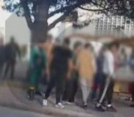 Άγριο λιντσάρισμα στη Γαστούνη | 20 Ρομά ισοπέδωσαν περίπτερο και τραυμάτισαν πατέρα και γιο