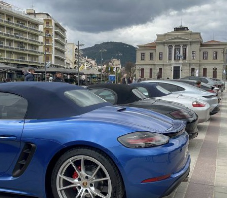 Η πλατεία Άρεως γέμισε με εντυπωσιακά αυτοκίνητα Porsche! (εικόνες - βίντεο)