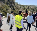 Δρόμος Πίστης στα Δολιανά | Η παράδοση με τη μεταφορά της εικόνας του Αγίου Γεωργίου ενώνει γενιές (εικόνες)