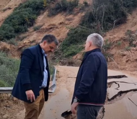 Μάκαρης - Φαράντος: ''Οδός Τρίπολης-Πύργου. Μνημείο Αδράνειας ή "Αξιοθέατο";'' (vd)