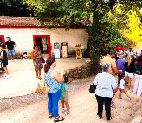 Χράνοι Μεγαλόπολης | Γιορτάστηκαν τα Εννιάμερα της Παναγίας στο ξωκλήσι του Αγίου Νικολάου (εικόνες)