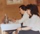 Ελένη Αλεξοπούλου: "Συγκλονισμένη αποχαιρετώ τον δάσκαλο, συνεργάτη και φίλο, Γιώργο Καρκούλη"