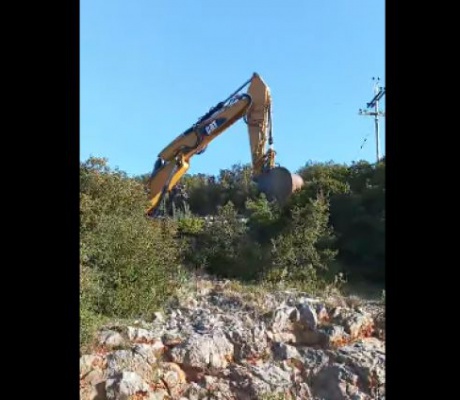 Μπουλντόζες για έργα στη Δόριζα | Παπούλιας: "Τους σταματήσαμε με έγγραφο της Διεύθυνσης Δασών"