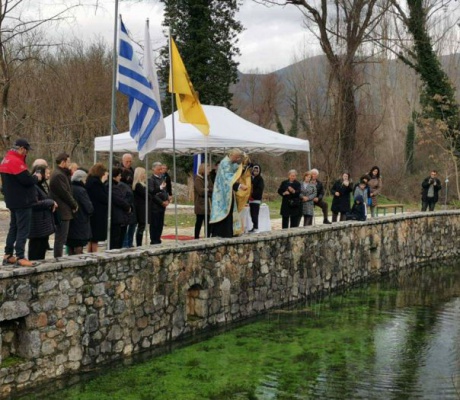 Θεοφάνεια με καθαγιασμό των υδάτων στην Παναγίτσα (εικόνες)