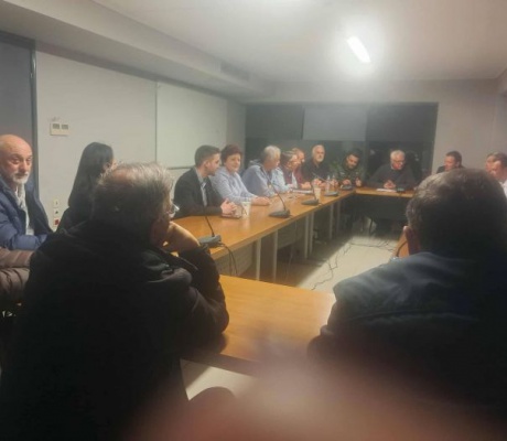 Ο φωτισμός στα χωριά βρέθηκε στο επίκεντρο συνάντησης της παράταξης Σμυρνιώτη με την Ένωση Προέδρων του Δήμου Τρίπολης