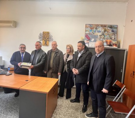 Δωρεά Απινιδωτή στο Εργαστηριακό Κέντρο Τρίπολης από το Επιμελητήριο Αρκαδίας