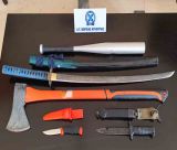 Γερμανός συνελήφθη στο Ξηροπήγαδο | Βρέθηκαν στο σπίτι του σπαθί, τσεκούρι και μαχαίρια