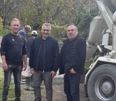 Κώστας Τζιούμης: “Συνεχίζουμε τις παρεμβάσεις με εργασίες τσιμεντόστρωσης στην ΔΕ Κανδύλας” (εικόνες)