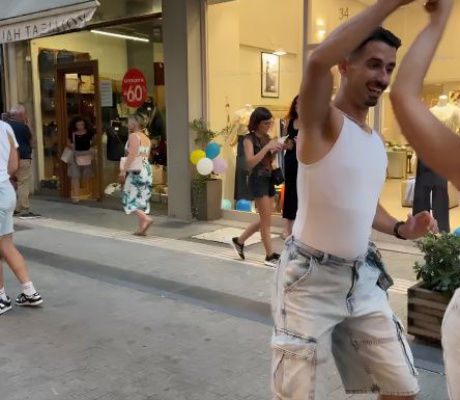 «Λευκή Νύχτα» στην Τρίπολη | Η πόλη γιόρτασε με μουσική, εκπτώσεις και εντυπωσιακές δράσεις! (vd)