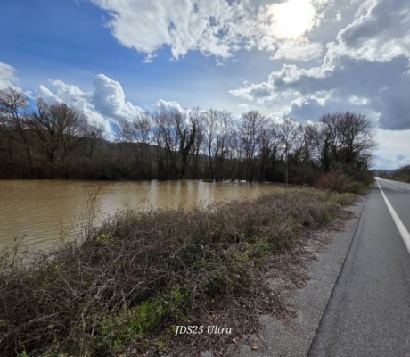 Γορτυνία | Ο Λάδωνας έχει φτάσει στα χωράφια και δίπλα στον κεντρικό δρόμο Τουμπιτσίου! (vd)