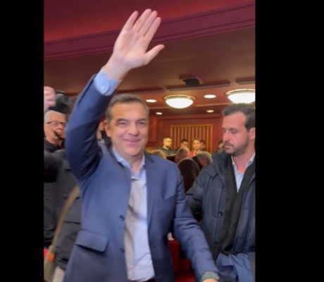 Καταχειροκροτούμενος στη Θεσσαλονίκη ο Αλέξης Τσίπρας - «Νάτος, νάτος ο πρωθυπουργός» φώναζε ο κόσμος!