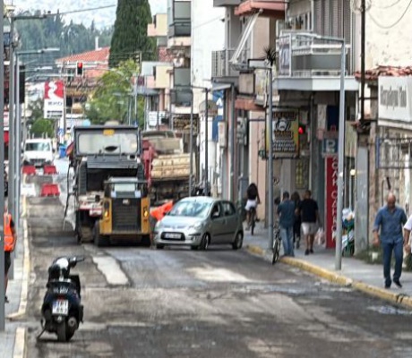 Τρίπολη | Ξεκίνησαν οι εργασίες ασφαλτόστρωσης στην οδό Ελευθερίου Βενιζέλου (εικόνες)