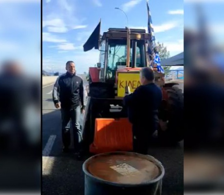 Ο Ηλίας Κασιδιάρης πήρε άδεια από τη φυλακή και επισκέφτηκε μπλόκο αγροτών