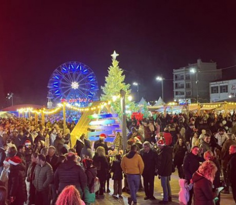 Santa Walk και έναρξη Χριστουγεννιάτικου Χωριού με πολύ κόσμο στην Τρίπολη! (εικόνες - βίντεο)