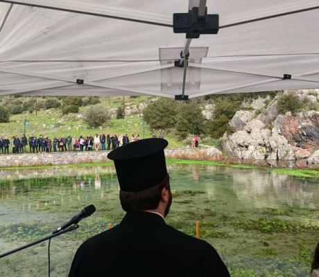 Με λαμπρότητα και μεγάλη προσέλευση κόσμου ο Καθαγιασμός των Υδάτων στην πηγή Σίντζι στην Κανδήλα (vd)