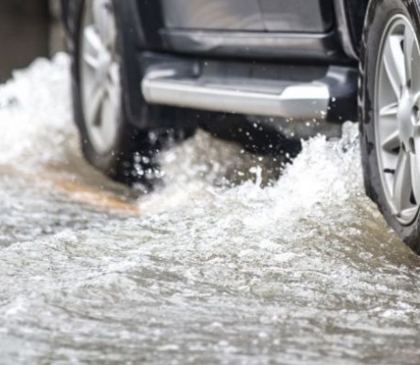 Κόκκινη προειδοποίηση για βροχές μεγάλης έντασης την Κυριακή στην Πελοπόννησο!