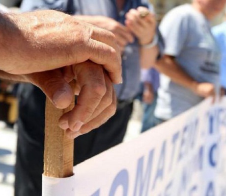 Στα €300 η στήριξη στους συνταξιούχους κάθε Νοέμβριο