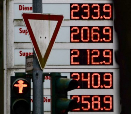 Ανακοίνωση για κατάπαυση του πυρός στη Μέση Ανατολή | Πτώση 12,3% στις τιμές του πετρελαίου, το ευρωπαϊκό αέριο υποχωρεί κατά 20%