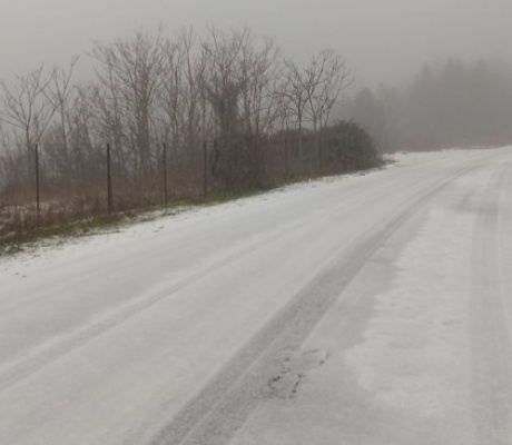 Χιόνια στην Αρκαδία | Έκλεισε ο δρόμος Βυτίνας-Αλωνίσταινας μέχρι και το Χιονοδρομικό - Σε ποιους δρόμους χρειάζονται αντιολισθητικές αλυσίδες