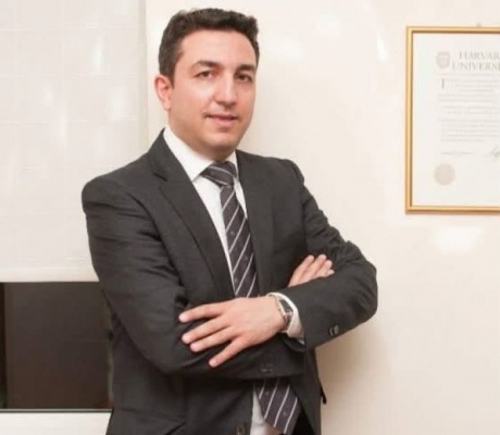 Ο Γορτύνιος οδοντίατρος Γιώργος Κοντοβαζαινίτης εξελέγη καθηγητής του Ευρωπαϊκού Πανεπιστημίου Κύπρου