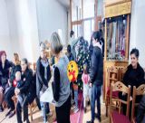 Στολίστηκε το Χριστουγεννιάτικο δέντρο της ενορίας Τζίβα (εικόνες)