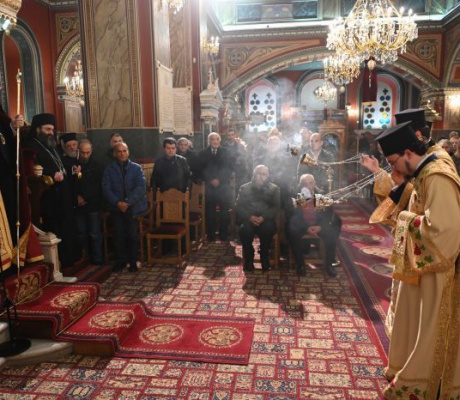 Πολυαρχιερατικός Εσπερινός στον πανηγυρίζοντα Μητροπολιτικό Ιερό Ναό Αγίου Βασιλείου Τρίπολης (εικόνες)