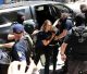 «Φόνισσα, φόνισσα» φώναζαν οι συγκεντρωμένοι στην Μουρτζούκου (vd)