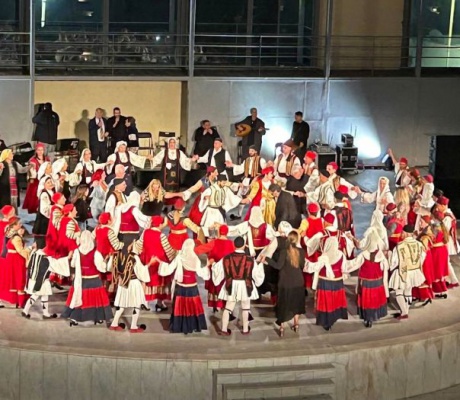 Γιορτή - ύμνος στην Αρκαδία στο Βεάκειο Θέατρο του Πειραιά! (εικόνες - βίντεο)