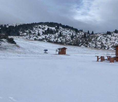 Στα λευκά το Μαίναλο | Φρέσκο χιόνι και χειμερινή ατμόσφαιρα στο Χιονοδρομικό Κέντρο!
