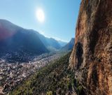 Το εορταστικό ωράριο για τα εμπορικά καταστήματα Λεωνιδίου