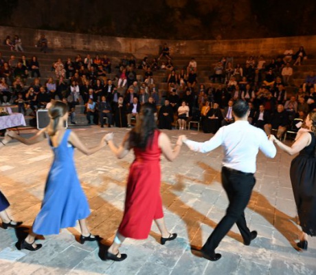 Μια βραδιά συγκίνησης, παράδοσης και τιμής |  Δήμος Γορτυνίας και Μητρόπολη τίμησαν τον Πρωτοπρεσβύτερο π. Χρίστο Κυριακόπουλο στη Δημητσάνα