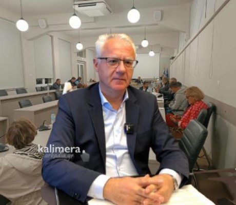 Σμυρνιώτης: «Οδηγείτε τη ΔΕΥΑΤ σε αβέβαιο μέλλον»