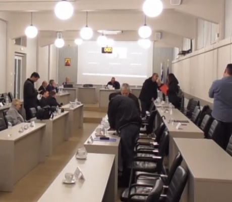 Ψήφισμα για να παραμείνουν ενεργά τα στρατόπεδα της Τρίπολης εγκρίθηκε στο περιφερειακό συμβούλιο