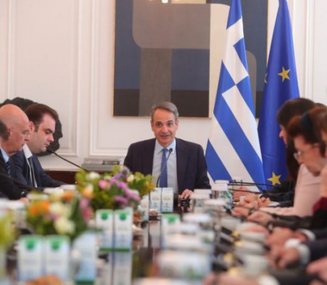 Μητσοτάκης: "Στα 920 ευρώ ο κατώτατος μισθός από 1η Απριλίου – Μηνιαία αύξηση 40 ευρώ από πέρυσι"