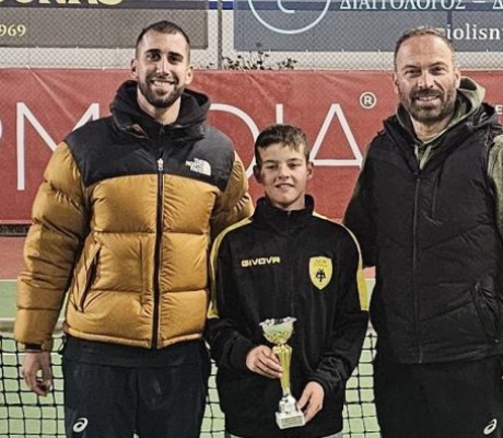 Στην κορυφή του Ε3 στο Περιστέρι ο Τριανταφύλλου του ομίλου τένις της ΑΕΚ Τρίπολης