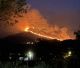 Καίγεται η Μεσσηνία | Συνεχίζεται η μάχη σε τρία μέτωπα – Κάηκαν σπίτια, οικισμοί εκκενώθηκαν