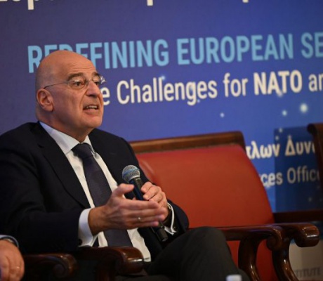 Ανατριχιαστική δήλωση Δένδια: “Η Ευρώπη δεν αντέχει να δει φέρετρα με σημαία”!