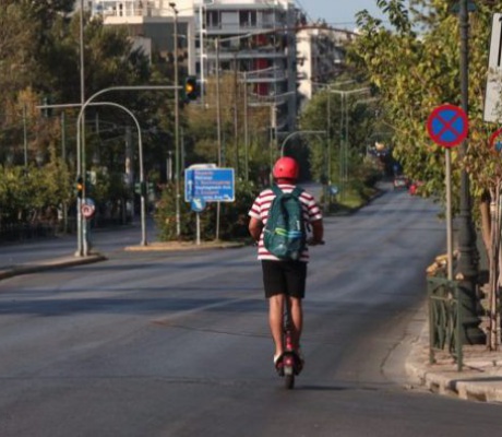 Μάχη για τη ζωή δίνει 12χρονος μετά από τροχαίο με πατίνι στον Ασπρόπυργο – Μεταφέρεται στο Παίδων «Αγλαΐα Κυριακού»